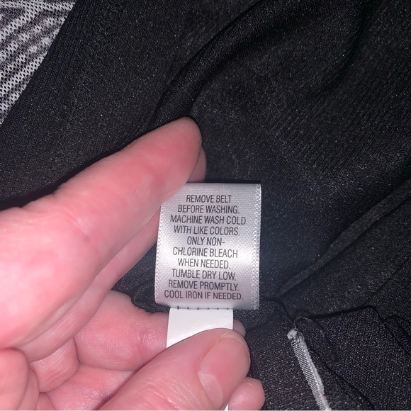 Dana Buchman Elegant Black and White Top - Picture 5 of 7